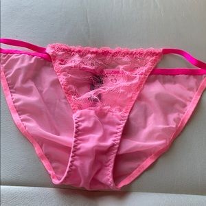 Le senza panties